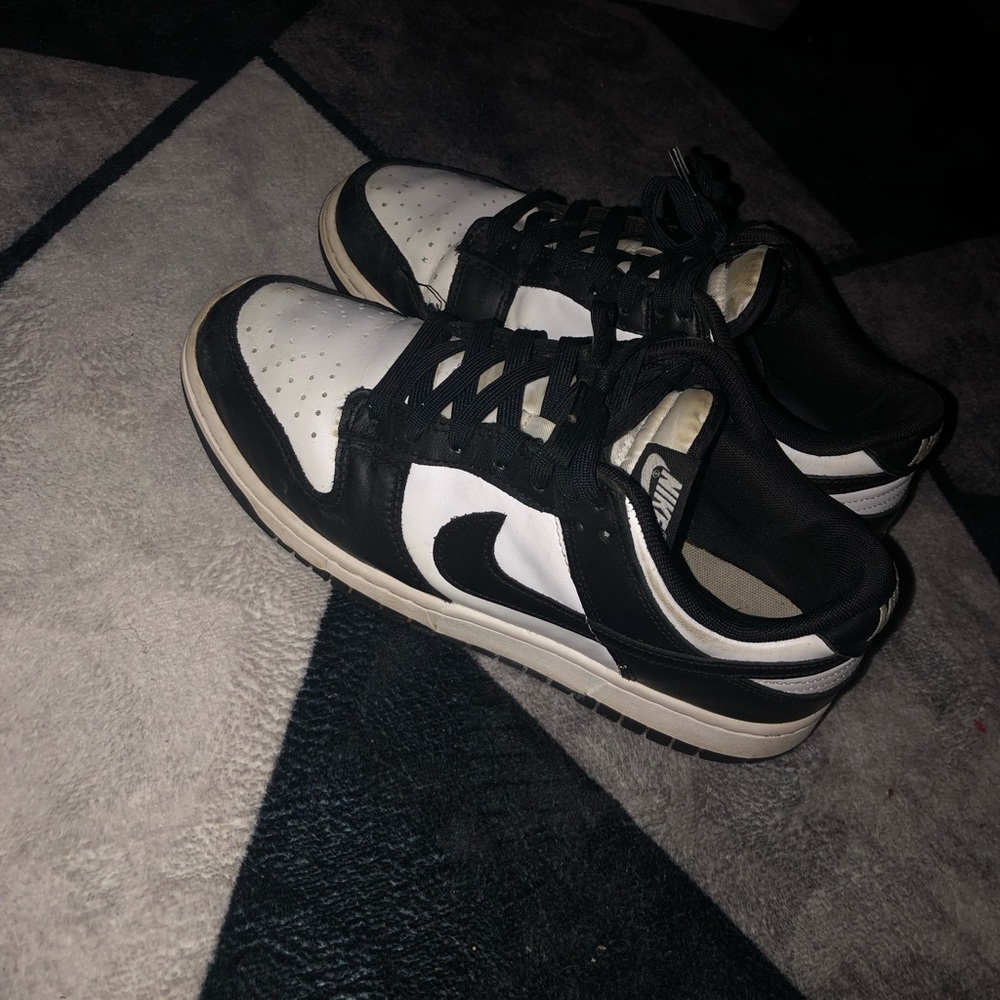 Men’s Panda Nike Dunks size 8.5